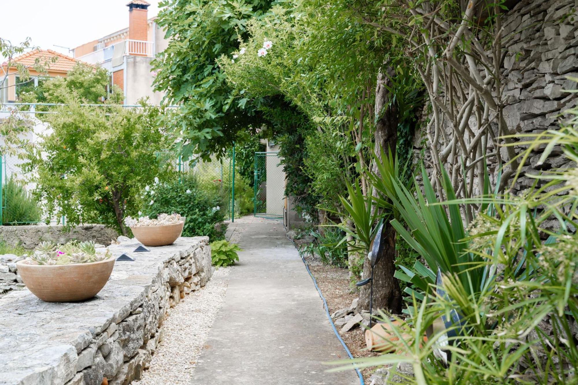 Garden Apartment Vela Luka Ngoại thất bức ảnh